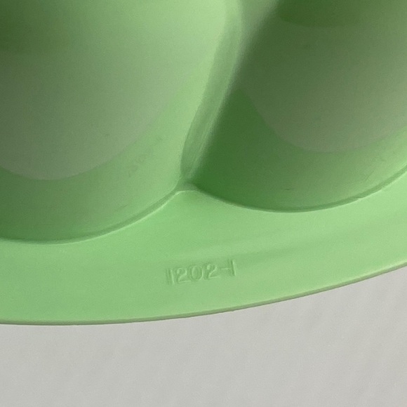 Vintage Tupperware Green Jello Mold Container - Picture 9 of 11